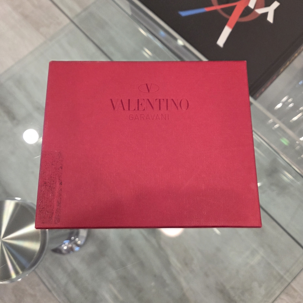 Valentino Garavani Rockstud Red Small wallet with Gift Box and Dust Bag - Picture 13 of 14